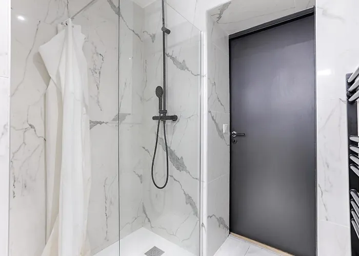 Sublime Mogador Apartment Paris